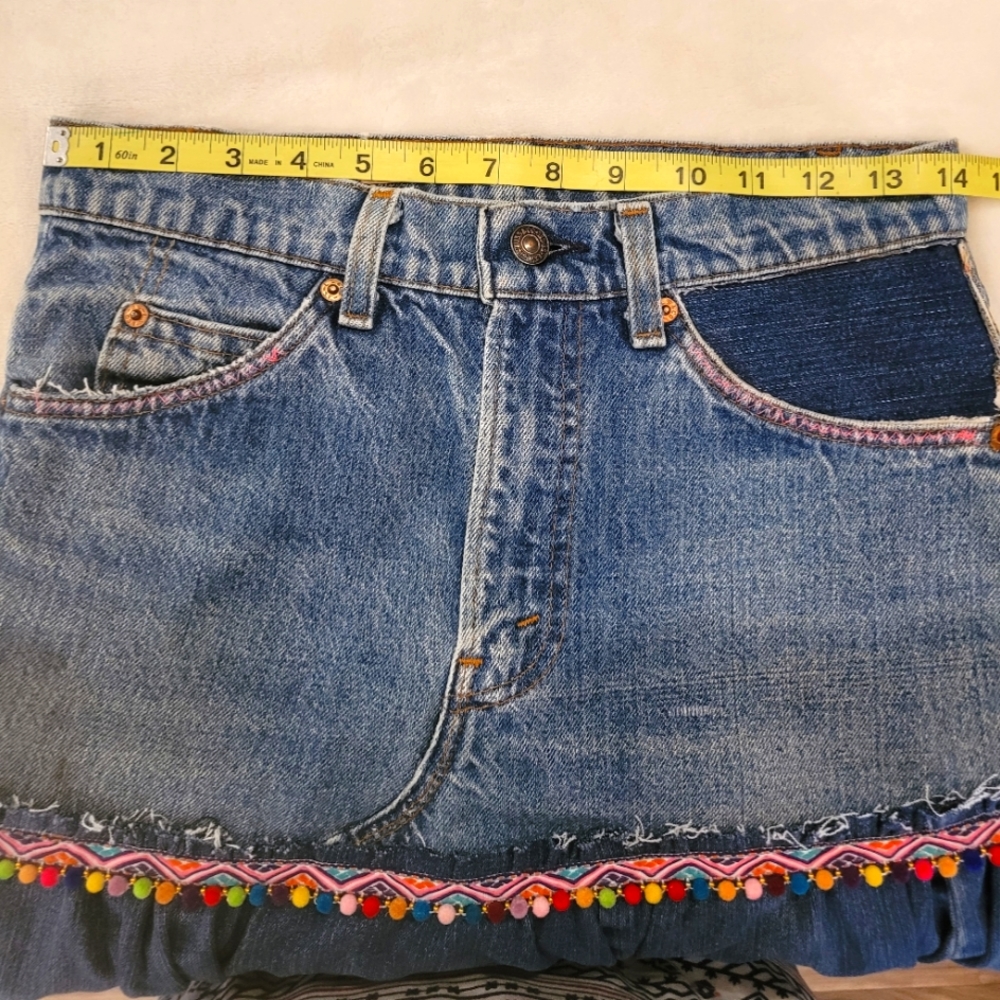 HANDMADE UPCYCLED LEVI MEETS WRANGLER COLORFULLY EMBELLISHED DENIM SKIRT! SZ 6 - Picture 8 of 9